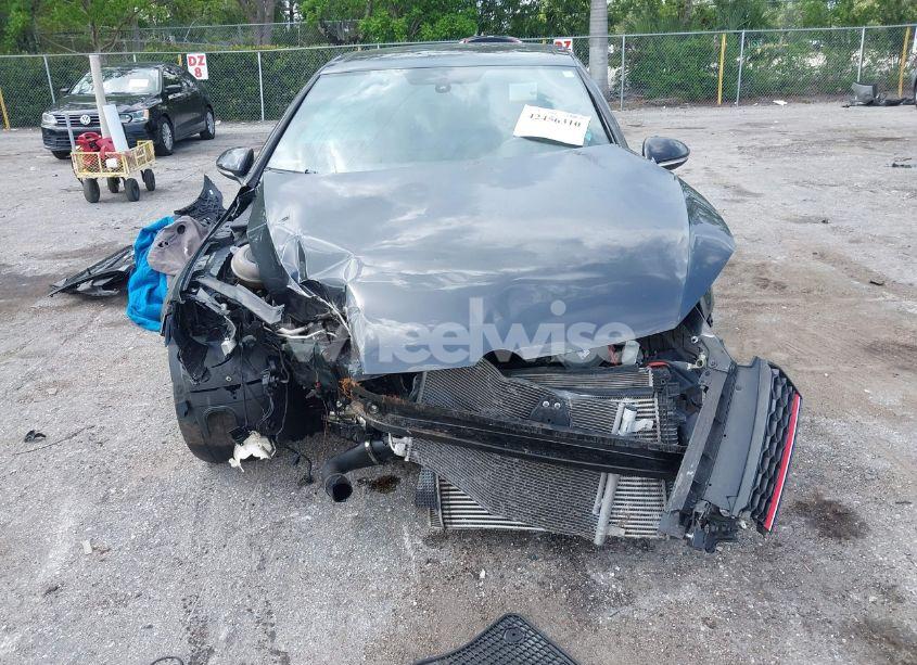 Photo 12 of 2015 Volkswagen Golf GTI 2.0T SE 4-DOOR (VIN 3VW5T7AU9FM002386)