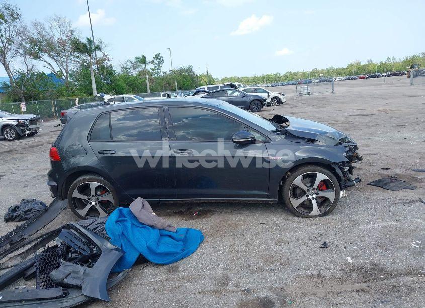 Photo 13 of 2015 Volkswagen Golf GTI 2.0T SE 4-DOOR (VIN 3VW5T7AU9FM002386)