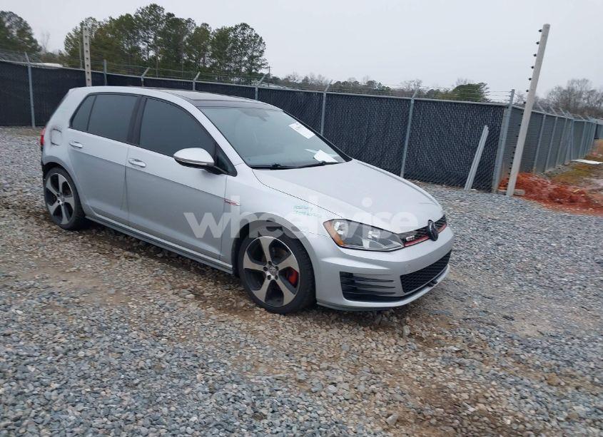 2015 Volkswagen Golf GTI 2.0T SE 4-DOOR (VIN 3VW5T7AU9FM068078) main photo