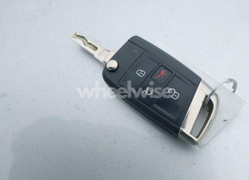 Photo 11 of 2015 Volkswagen Golf GTI 2.0T SE 4-DOOR (VIN 3VW5T7AU9FM068078)