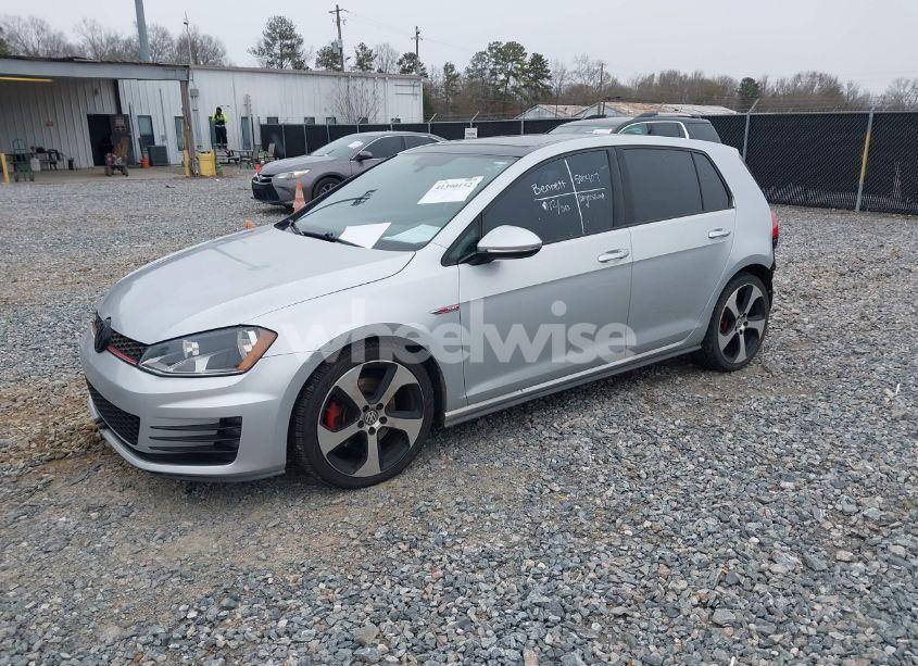 Photo 2 of 2015 Volkswagen Golf GTI 2.0T SE 4-DOOR (VIN 3VW5T7AU9FM068078)