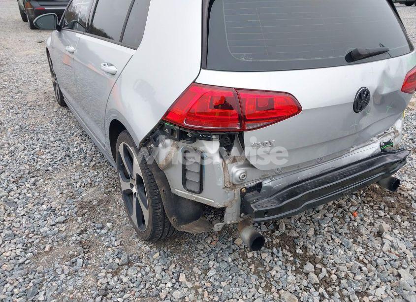 Photo 6 of 2015 Volkswagen Golf GTI 2.0T SE 4-DOOR (VIN 3VW5T7AU9FM068078)