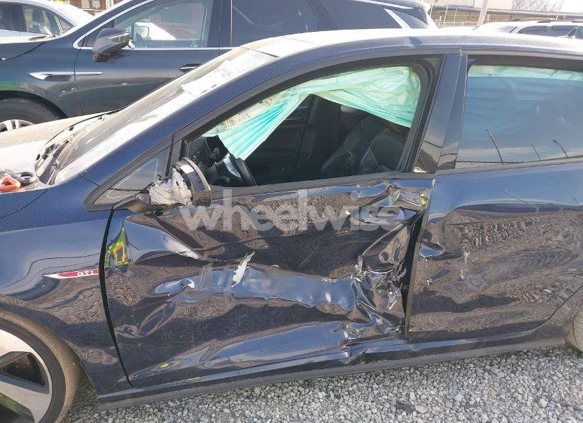 Photo 6 of 2019 Volkswagen Golf GTI 2.0T AUTOBAHN/2.0T RABBIT EDITION/2.0T S/2.0T SE (VIN 3VW5T7AU9KM031316)