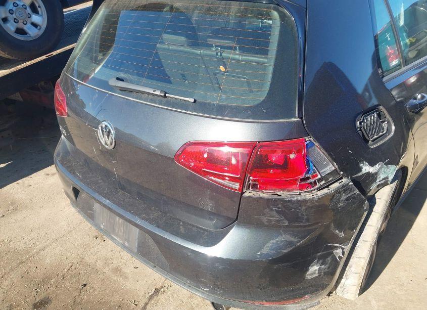 Photo 6 of 2015 Volkswagen Golf GTI 2.0T SE 4-DOOR (VIN 3VW5T7AUXFM001053)