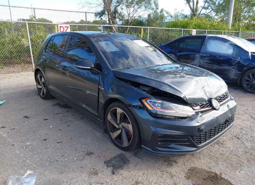2019 Volkswagen Golf GTI 2.0T AUTOBAHN/2.0T RABBIT EDITION/2.0T S/2.0T SE (VIN 3VW5T7AUXKM017859) main photo