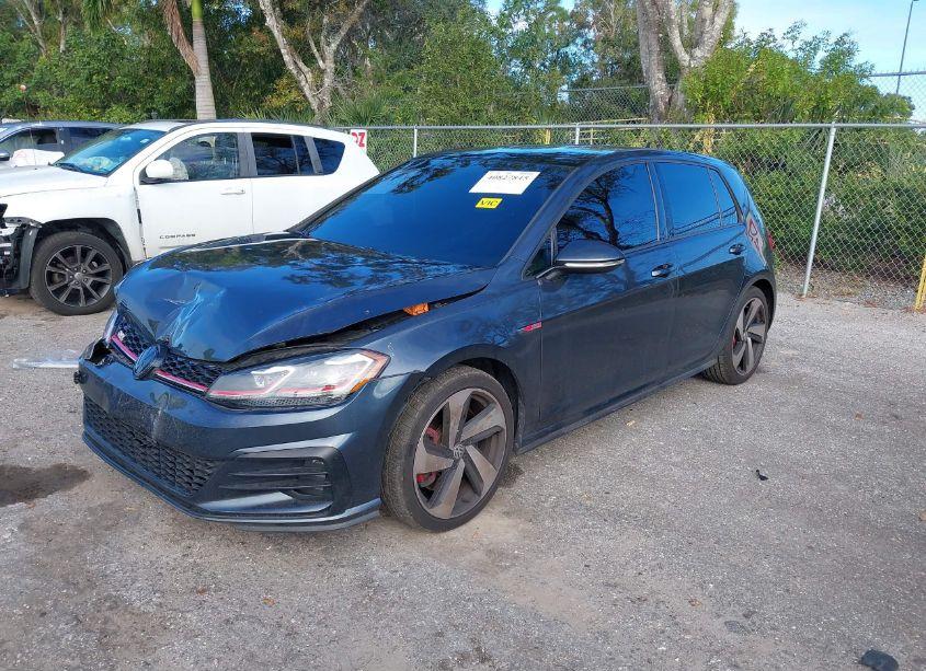 Photo 2 of 2019 Volkswagen Golf GTI 2.0T AUTOBAHN/2.0T RABBIT EDITION/2.0T S/2.0T SE (VIN 3VW5T7AUXKM017859)