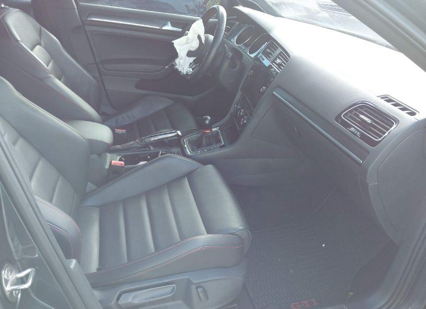 Photo 5 of 2019 Volkswagen Golf GTI 2.0T AUTOBAHN/2.0T RABBIT EDITION/2.0T S/2.0T SE (VIN 3VW5T7AUXKM017859)