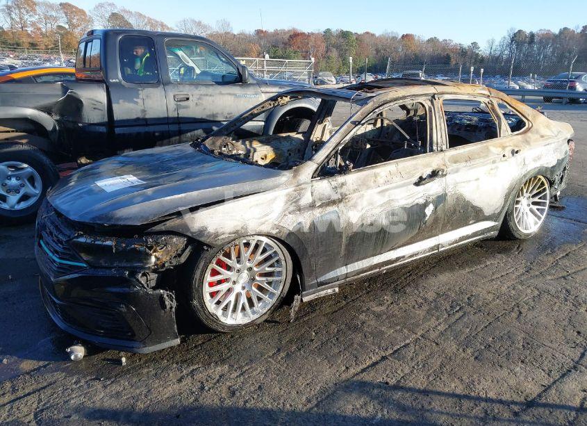 Photo 2 of 2019 Volkswagen Jetta GLI 2.0T 35TH ANNIVERSARY EDITION/2.0T AUTOBAHN/2.0T S (VIN 3VW5T7BU3KM150090)