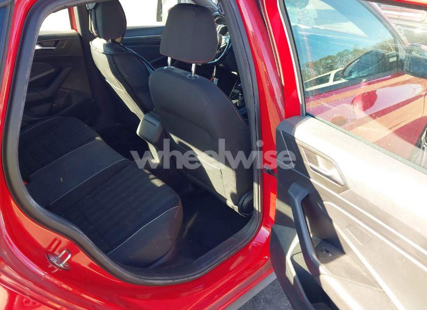 Photo 8 of 2019 Volkswagen Jetta GLI 2.0T 35TH ANNIVERSARY EDITION/2.0T AUTOBAHN/2.0T S (VIN 3VW5T7BU3KM225015)