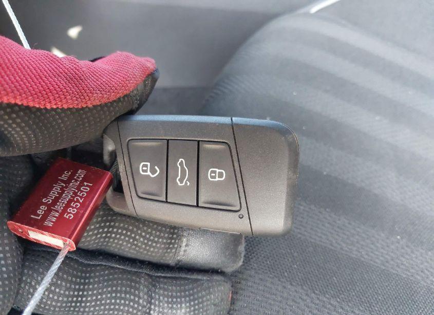 Photo 11 of 2019 Volkswagen Jetta GLI 2.0T 35TH ANNIVERSARY EDITION/2.0T AUTOBAHN/2.0T S (VIN 3VW5T7BU8KM182677)