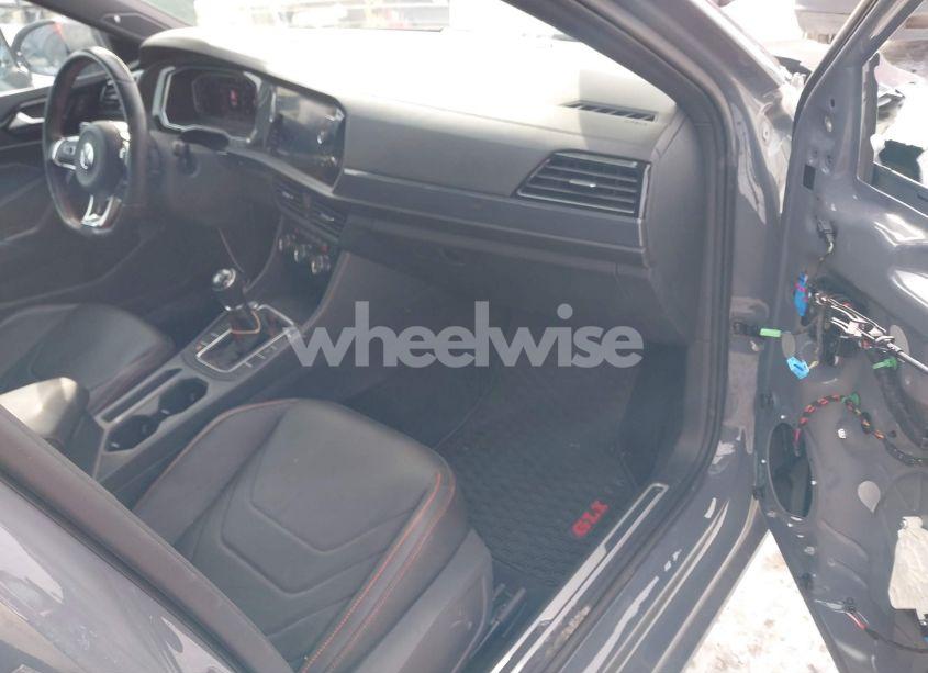 Photo 5 of 2019 Volkswagen Jetta GLI 2.0T 35TH ANNIVERSARY EDITION/2.0T AUTOBAHN/2.0T S (VIN 3VW5T7BUXKM255127)