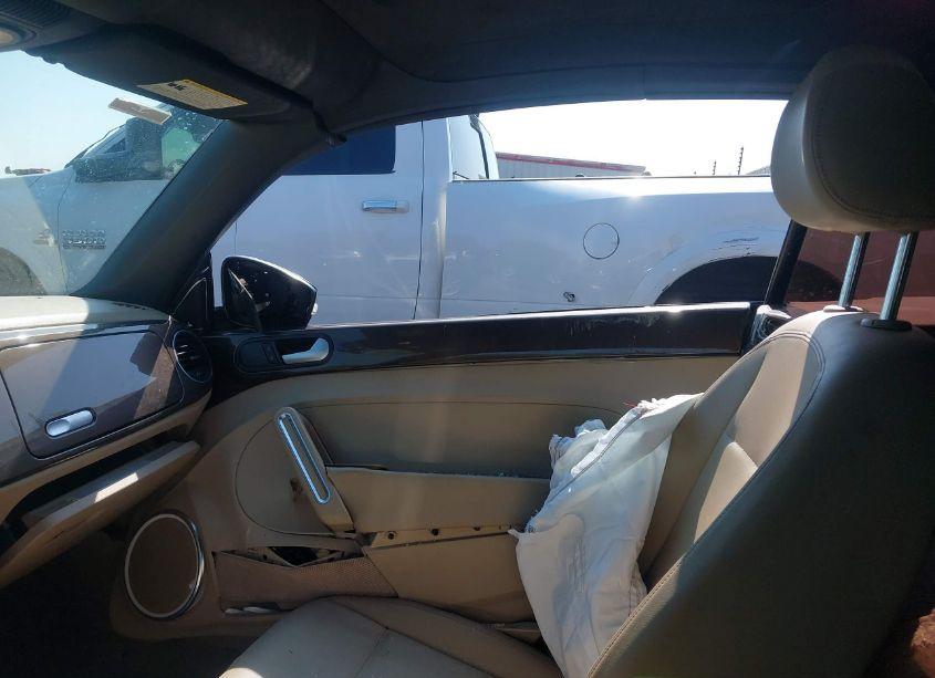 Photo 17 of 2013 Volkswagen Beetle 2.5L (VIN 3VW5X7AT3DM825341)