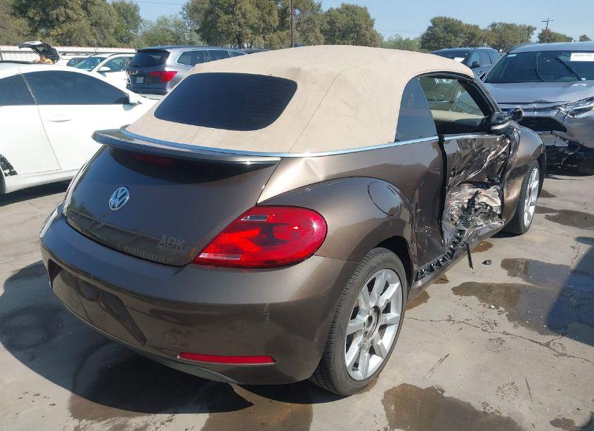 Photo 4 of 2013 Volkswagen Beetle 2.5L (VIN 3VW5X7AT3DM825341)