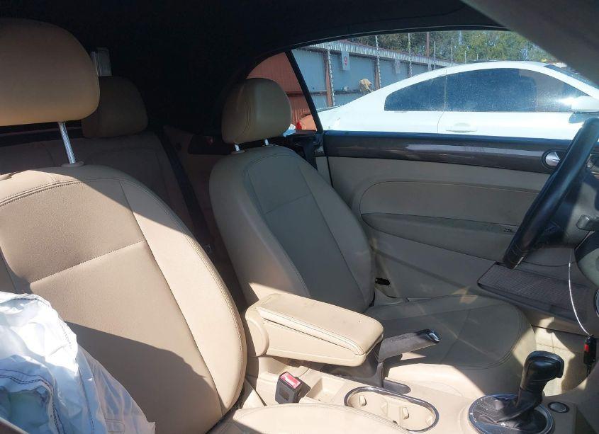 Photo 5 of 2013 Volkswagen Beetle 2.5L (VIN 3VW5X7AT3DM825341)