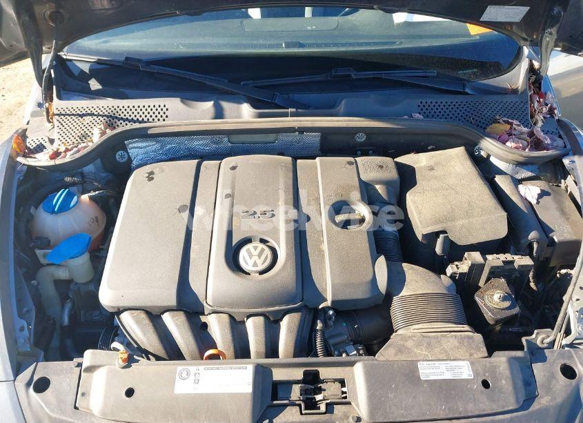 Photo 10 of 2013 Volkswagen Beetle 2.5L (VIN 3VW5X7AT6DM828394)