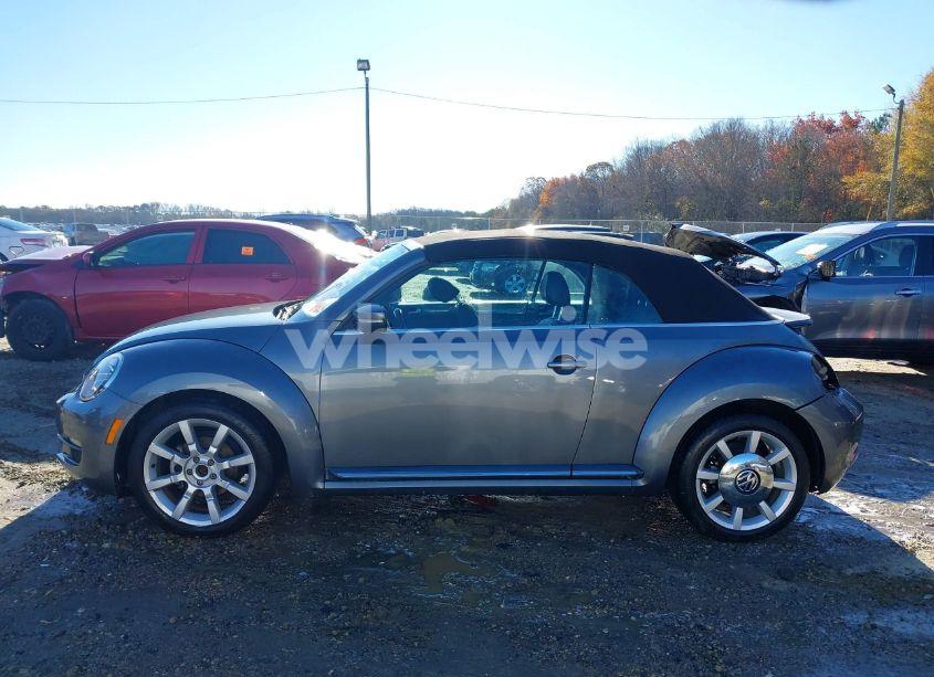 Photo 15 of 2013 Volkswagen Beetle 2.5L (VIN 3VW5X7AT6DM828394)
