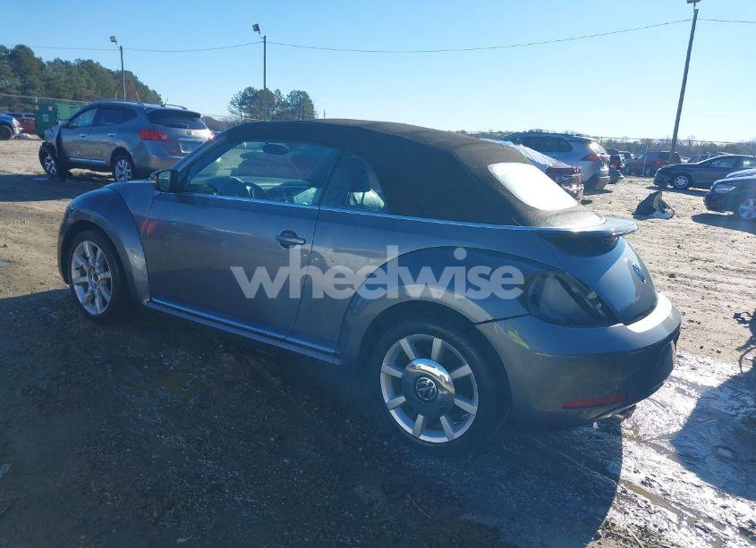 Photo 3 of 2013 Volkswagen Beetle 2.5L (VIN 3VW5X7AT6DM828394)