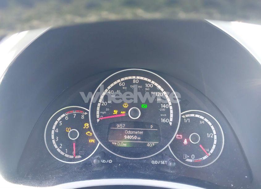 Photo 7 of 2013 Volkswagen Beetle 2.5L (VIN 3VW5X7AT6DM828394)