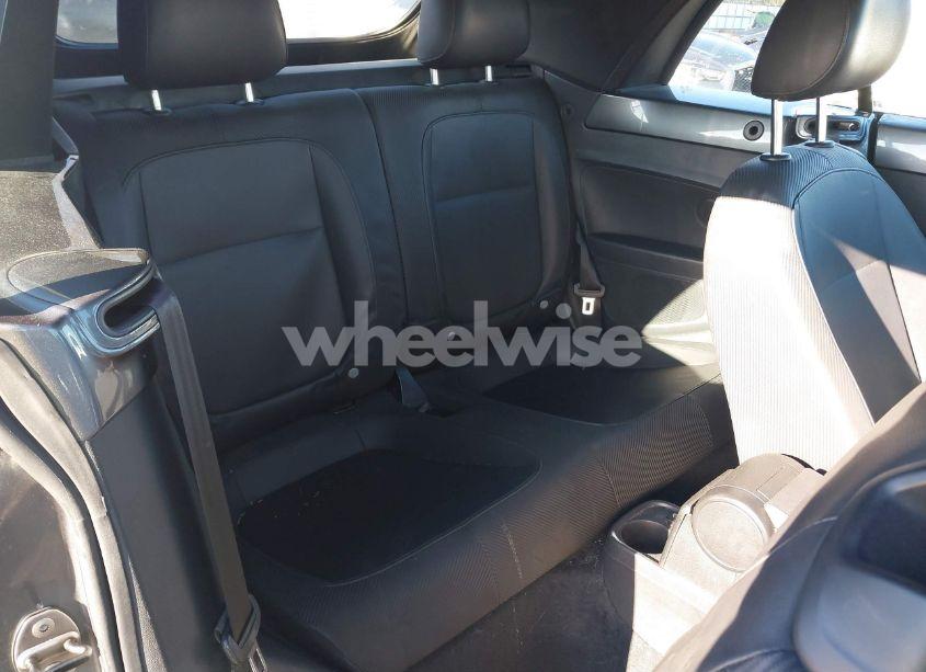 Photo 8 of 2013 Volkswagen Beetle 2.5L (VIN 3VW5X7AT6DM828394)