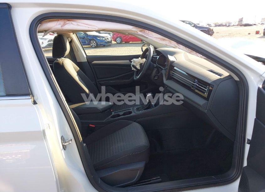Photo 5 of 2025 Volkswagen Jetta 1.5T S (VIN 3VW5X7BU0SM034270)