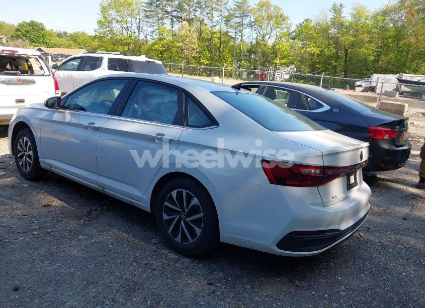 Photo 3 of 2025 Volkswagen Jetta 1.5T S (VIN 3VW5X7BU1SM033919)