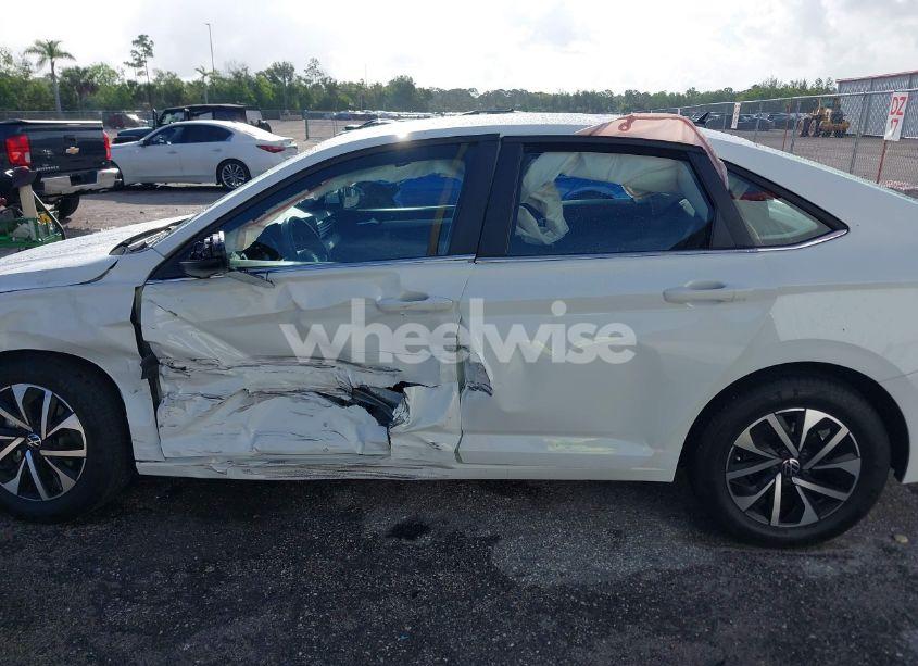 Photo 14 of 2025 Volkswagen Jetta 1.5T S (VIN 3VW5X7BU1SM058478)