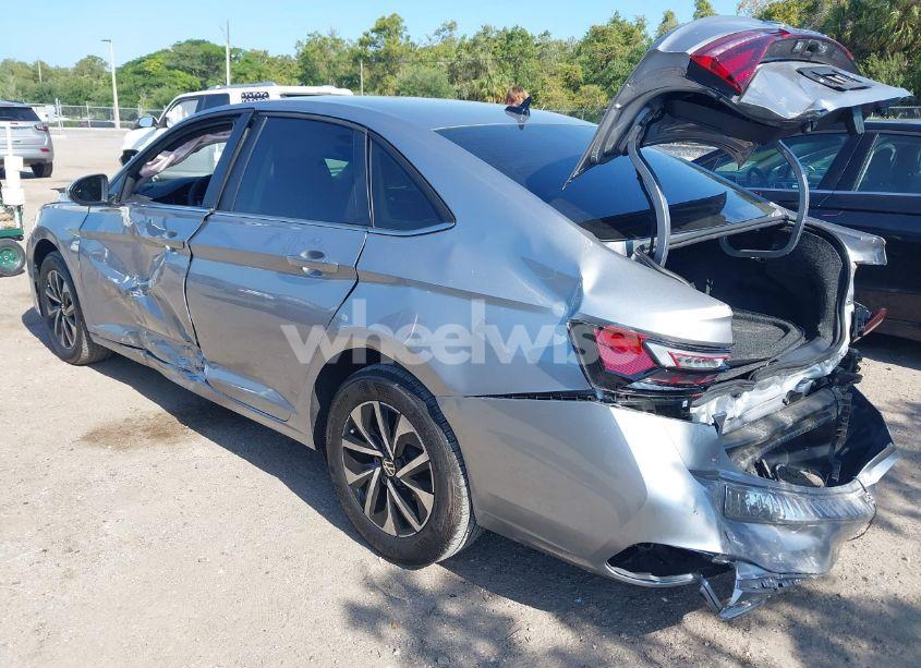 Photo 3 of 2025 Volkswagen Jetta 1.5T S (VIN 3VW5X7BU2SM042628)