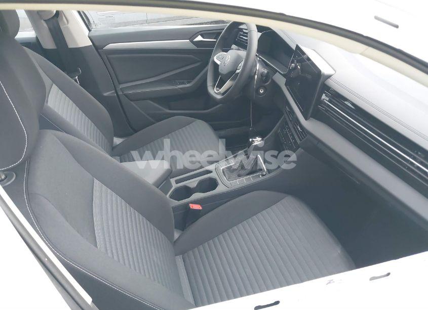 Photo 5 of 2025 Volkswagen Jetta 1.5T S (VIN 3VW5X7BU2SM045979)