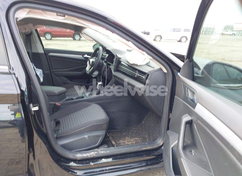 Photo 5 of 2025 Volkswagen Jetta 1.5T S (VIN 3VW5X7BU7SM000763)