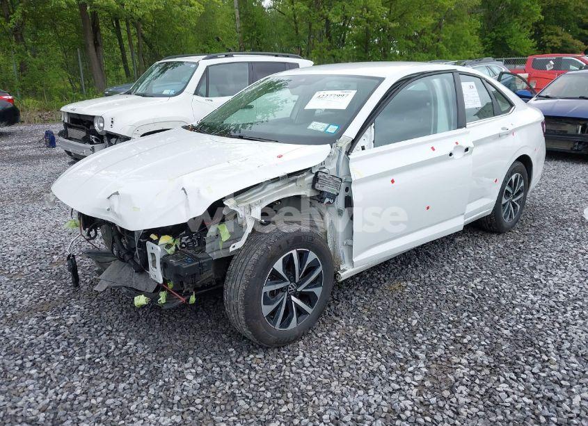 Photo 2 of 2025 Volkswagen Jetta 1.5T S (VIN 3VW5X7BUXSM016388)