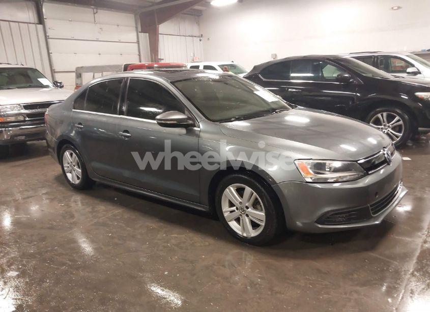 2013 Volkswagen Jetta HYBRID SEL (VIN 3VW637AJ2DM226056) main photo