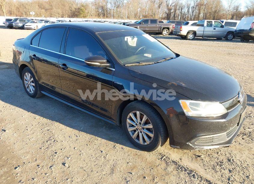 2013 Volkswagen Jetta HYBRID SE (VIN 3VW637AJ2DM238529) main photo