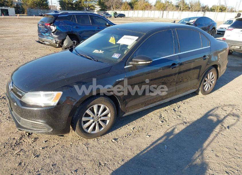 Photo 2 of 2013 Volkswagen Jetta HYBRID SE (VIN 3VW637AJ2DM238529)