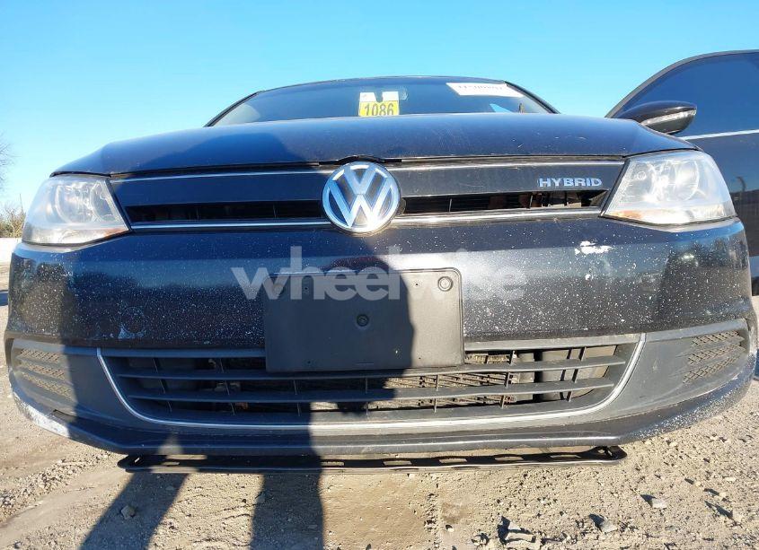 Photo 6 of 2013 Volkswagen Jetta HYBRID SE (VIN 3VW637AJ2DM238529)