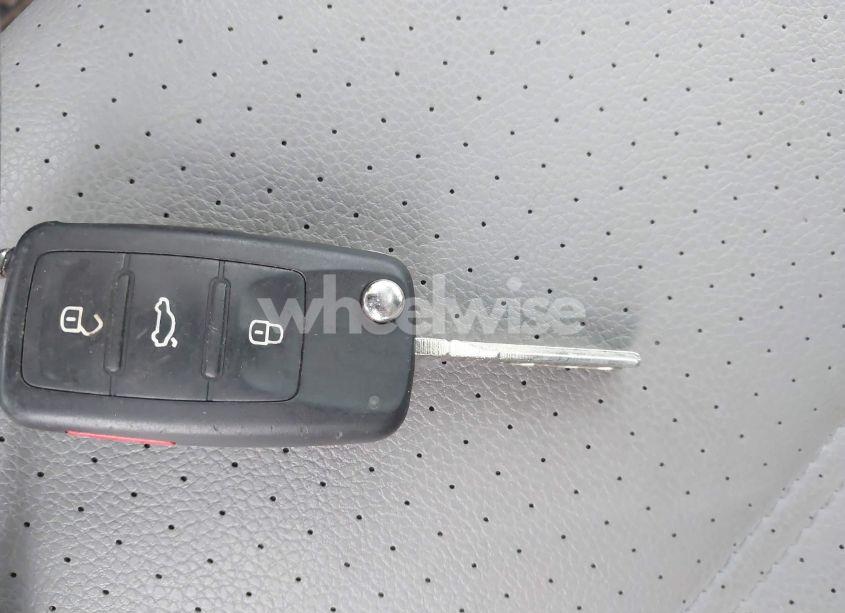 Photo 11 of 2013 Volkswagen Jetta HYBRID SEL PREMIUM (VIN 3VW637AJ3DM220556)