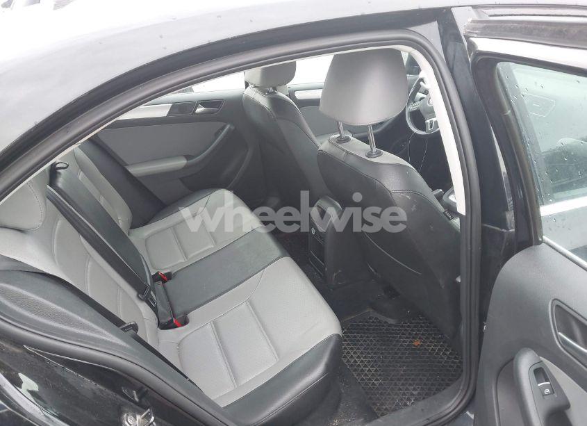 Photo 8 of 2013 Volkswagen Jetta HYBRID SEL PREMIUM (VIN 3VW637AJ3DM220556)