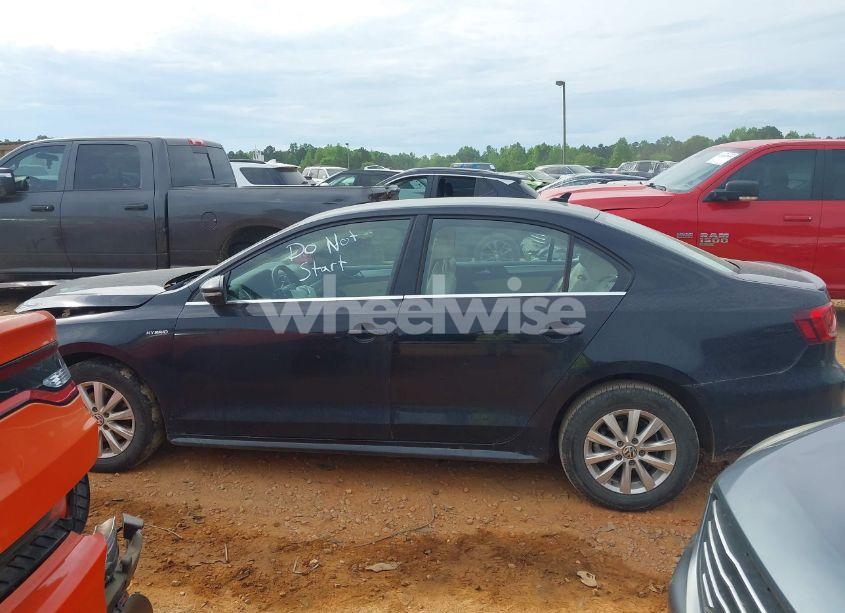 Photo 14 of 2013 Volkswagen Jetta HYBRID SE (VIN 3VW637AJ4DM313411)