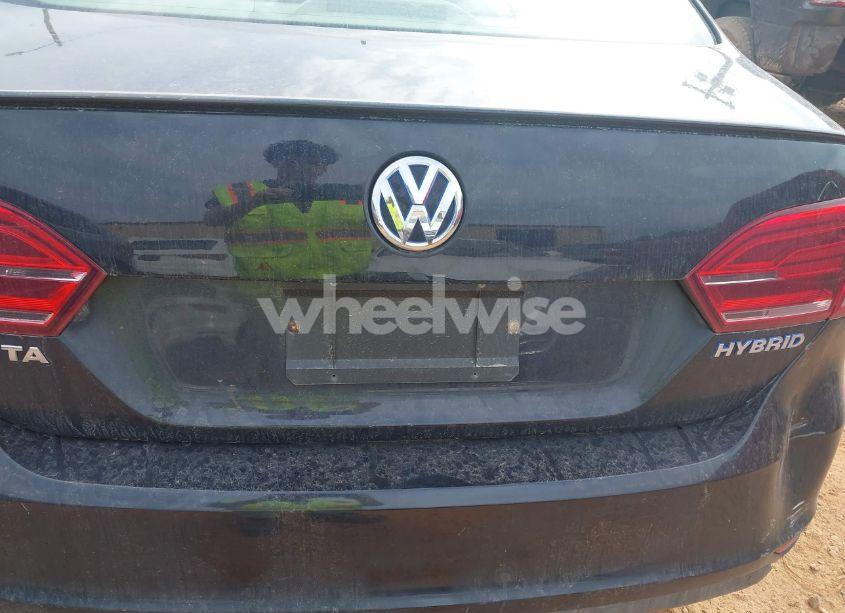 Photo 16 of 2013 Volkswagen Jetta HYBRID SE (VIN 3VW637AJ4DM313411)