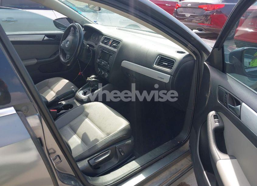 Photo 5 of 2013 Volkswagen Jetta HYBRID SEL (VIN 3VW637AJ5DM263330)