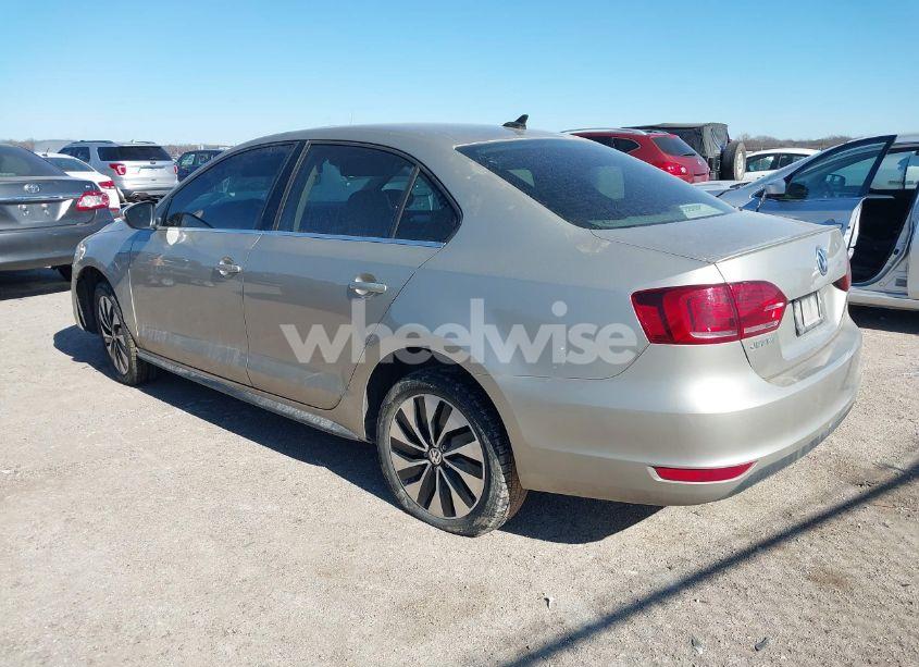 Photo 3 of 2013 Volkswagen Jetta HYBRID SEL PREMIUM (VIN 3VW637AJ7DM279917)