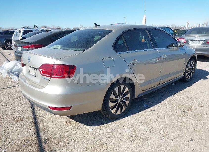 Photo 4 of 2013 Volkswagen Jetta HYBRID SEL PREMIUM (VIN 3VW637AJ7DM279917)