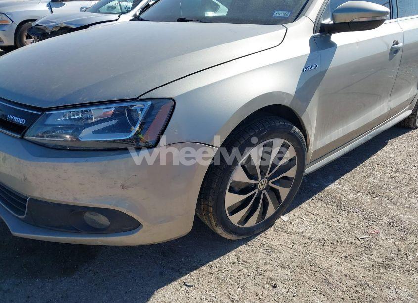 Photo 6 of 2013 Volkswagen Jetta HYBRID SEL PREMIUM (VIN 3VW637AJ7DM279917)