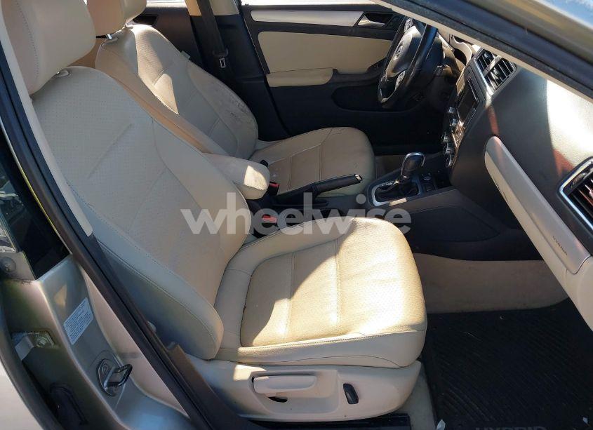 Photo 5 of 2014 Volkswagen Jetta HYBRID SEL PREMIUM (VIN 3VW637AJ7EM217600)