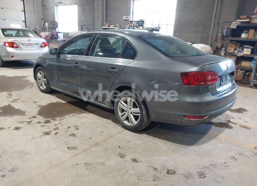 Photo 3 of 2013 Volkswagen Jetta HYBRID SEL (VIN 3VW637AJ8DM230225)