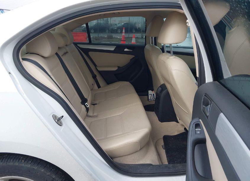 Photo 8 of 2013 Volkswagen Jetta HYBRID SEL (VIN 3VW637AJ8DM311869)