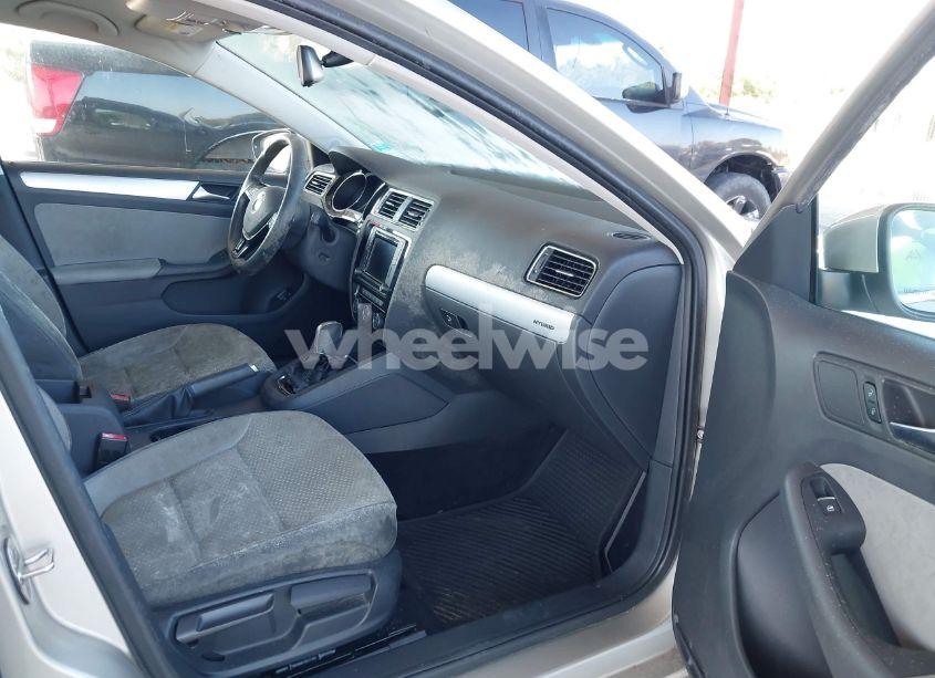 Photo 5 of 2016 Volkswagen Jetta HYBRID SEL PREMIUM (VIN 3VW637AJ9GM253646)