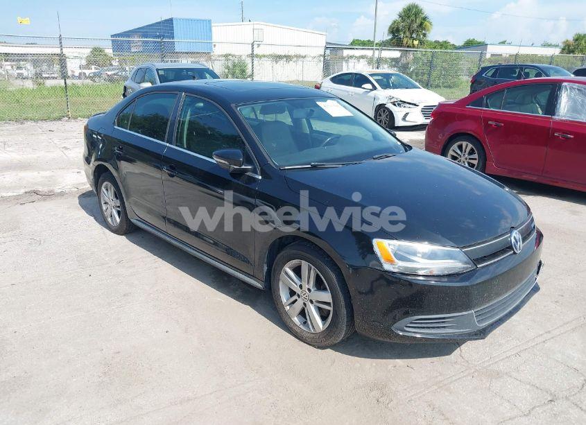 2013 Volkswagen Jetta HYBRID SEL (VIN 3VW637AJXDM226189) main photo