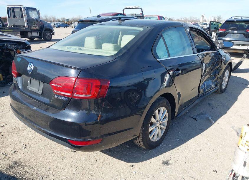 Photo 4 of 2013 Volkswagen Jetta HYBRID SE (VIN 3VW637AJXDM237905)