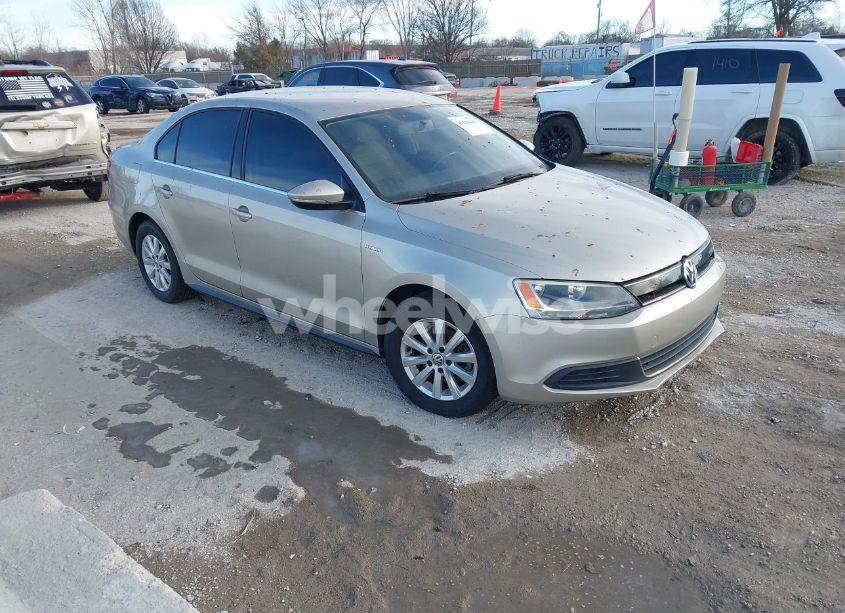 2013 Volkswagen Jetta HYBRID SE (VIN 3VW637AJXDM245051) main photo