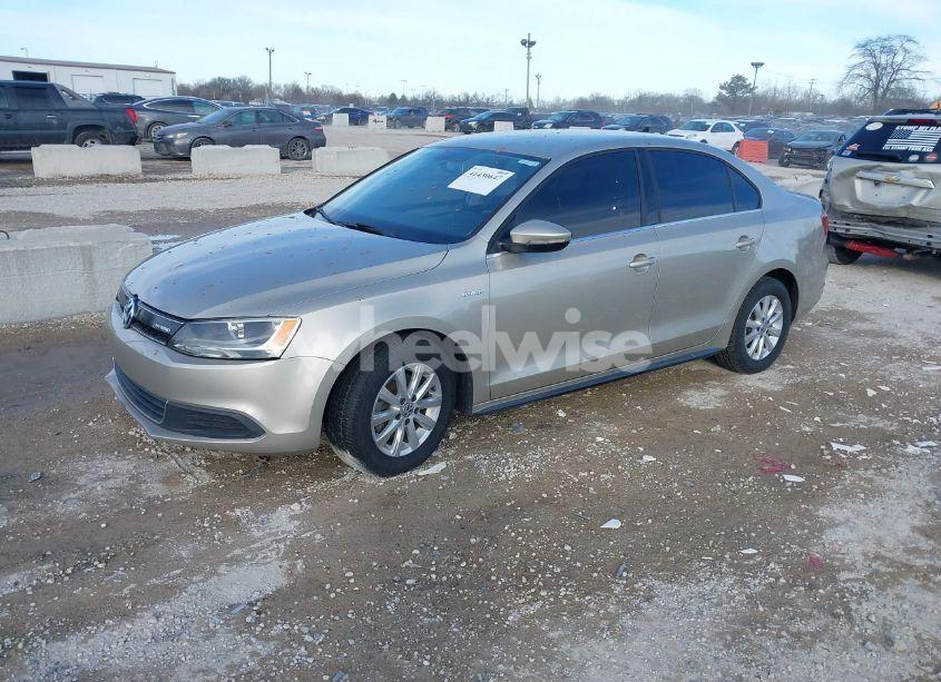 Photo 2 of 2013 Volkswagen Jetta HYBRID SE (VIN 3VW637AJXDM245051)